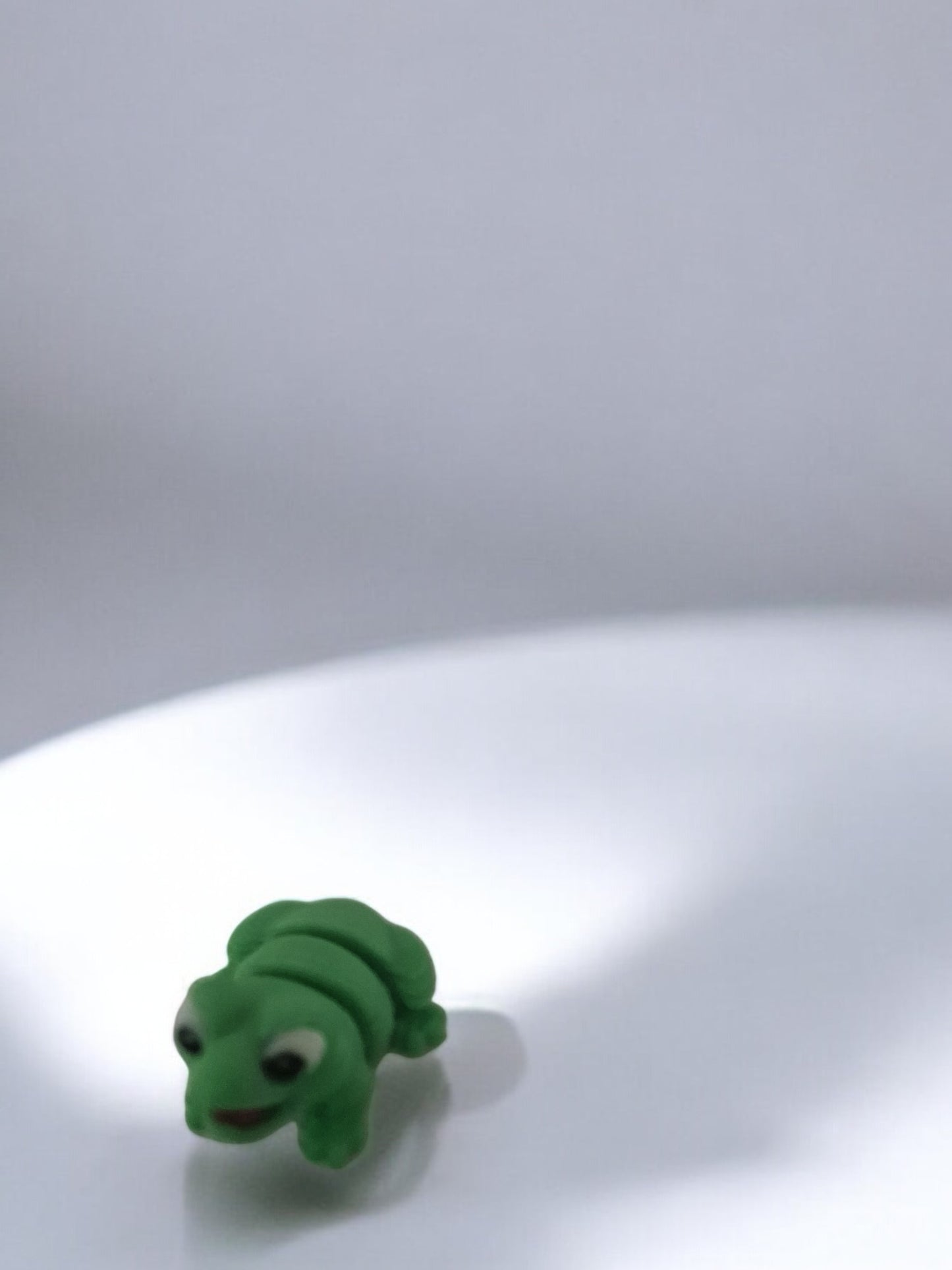 Articulating Mini Frog – Cute, Compact, and Full of Personality!