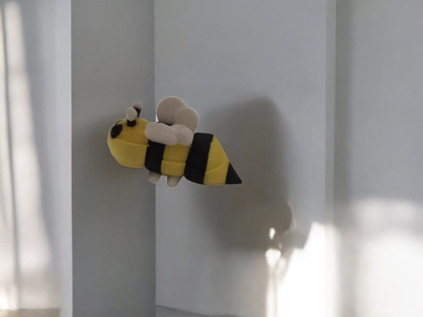 Articulating Mini Bee – Tiny, Adorable, and Buzzing with Charm!